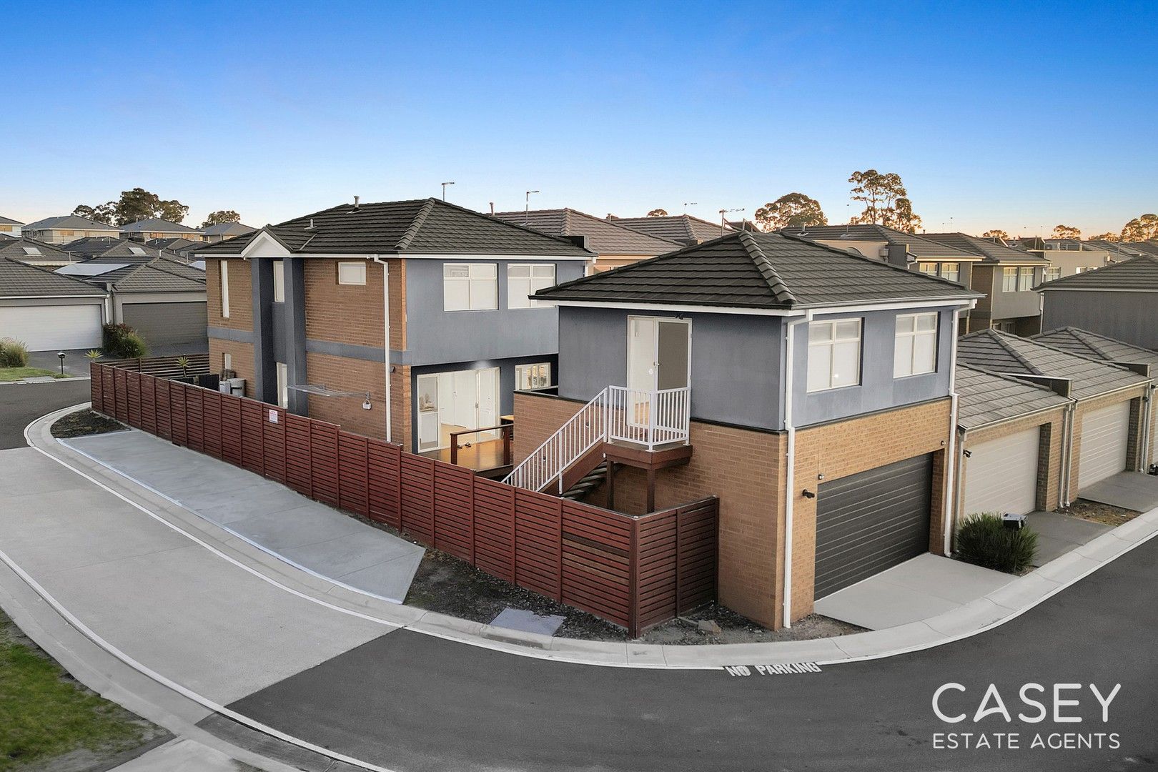 4 bedrooms Townhouse in 21 Woodright Circuit CRANBOURNE VIC, 3977