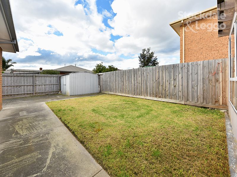 22 Friendship Avenue, Mill Park VIC 3082, Image 2