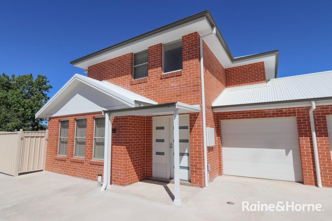 2 bedrooms Townhouse in 178B Stewart Street BATHURST NSW, 2795