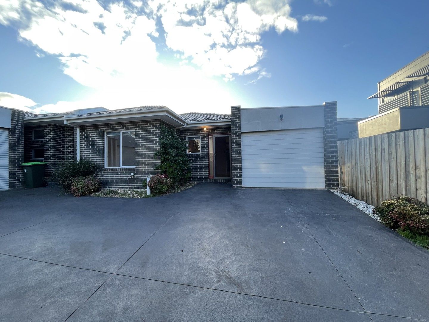 2 bedrooms Villa in 3/160 Waterloo Road OAK PARK VIC, 3046