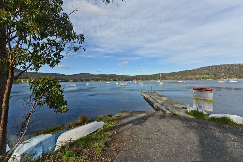 18 Chuter Street, Deep Bay TAS 7112, Image 1