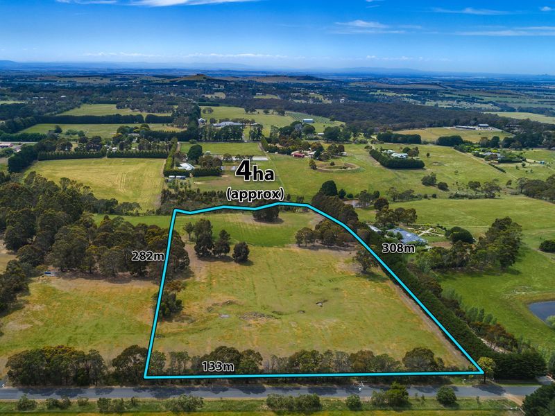 Level 3/43 Tweddle Road, Gisborne South VIC 3437, Image 0