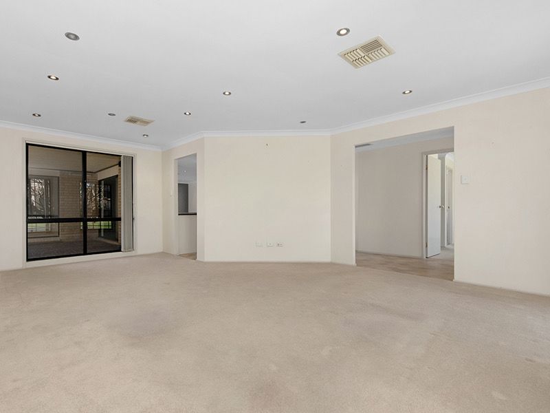 20 Baynton Place, St Helens Park NSW 2560, Image 1