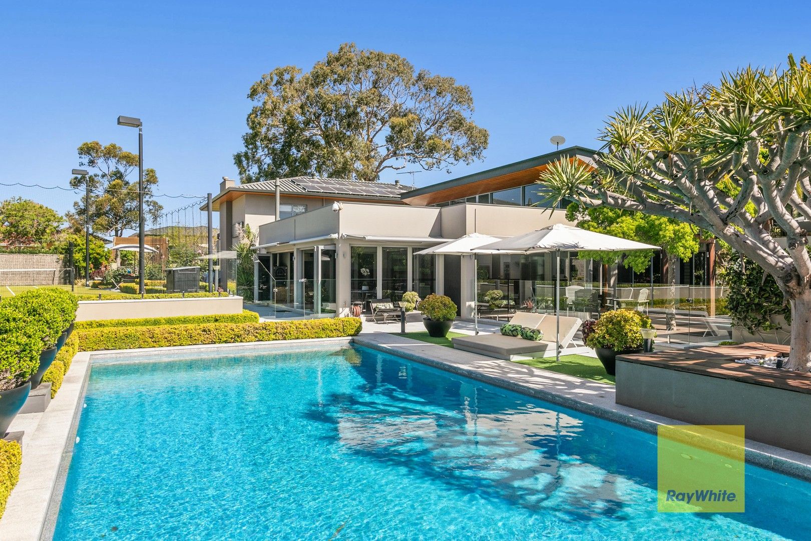 4 bedrooms House in 49 Hobbs Avenue DALKEITH WA, 6009