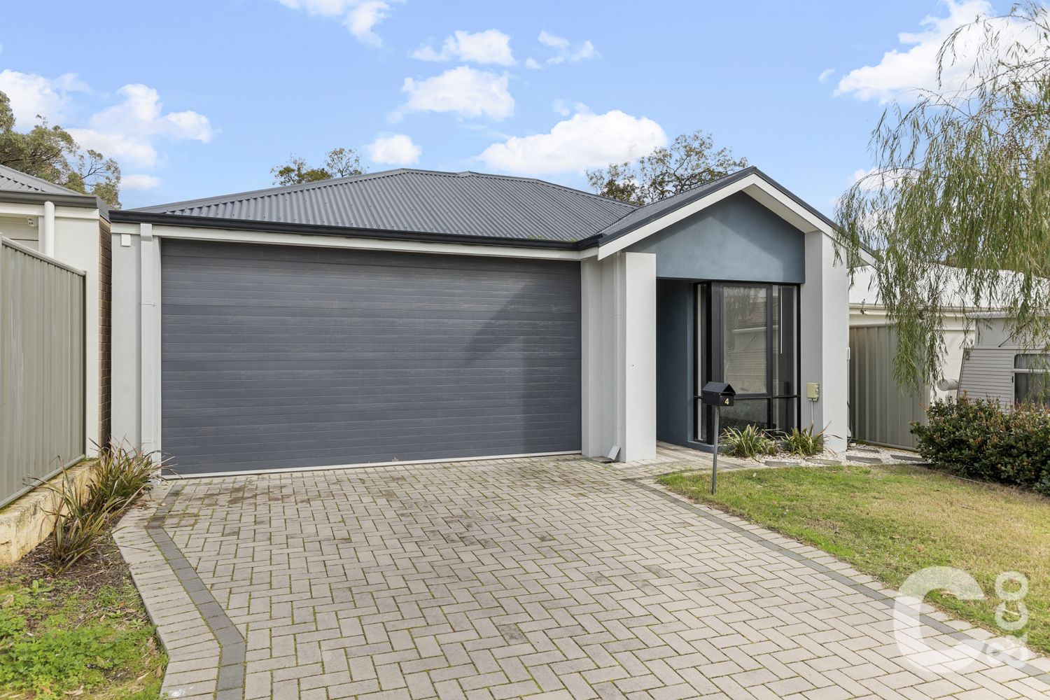3 bedrooms House in 4 Maltby Way WELLARD WA, 6170