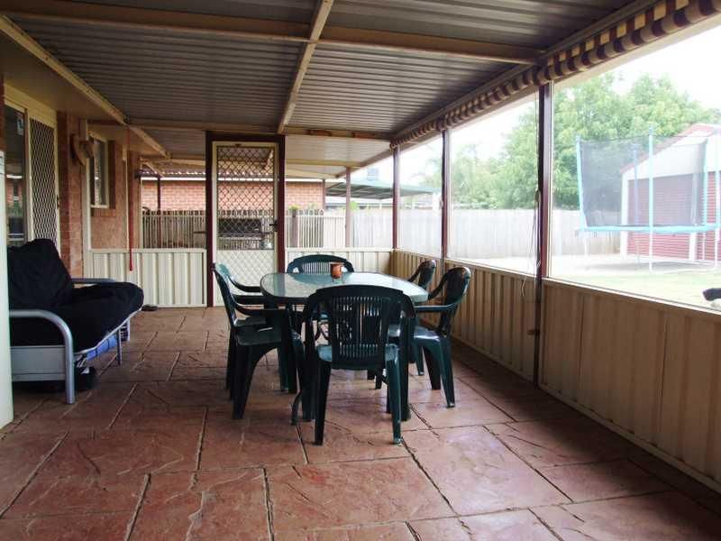 13 Gosse Court, WESTDALE NSW 2340, Image 2