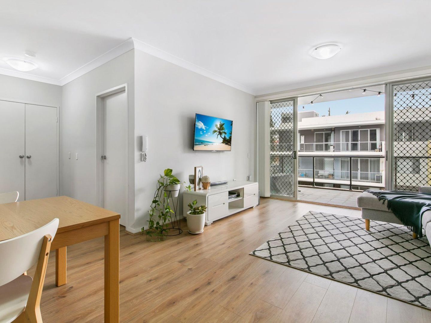 207/8B Myrtle Street, Prospect NSW 2148 Apartment For Rent 360