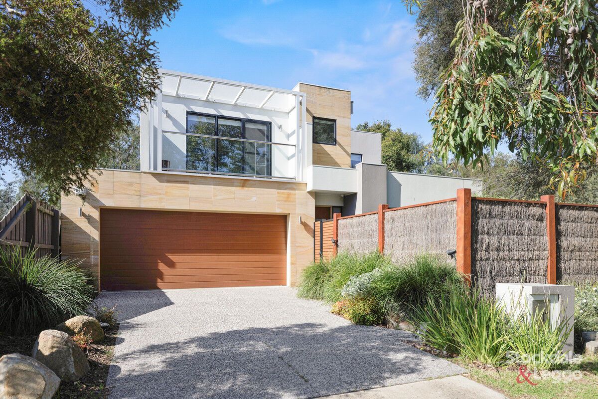 17 Rose Avenue, Cowes VIC 3922