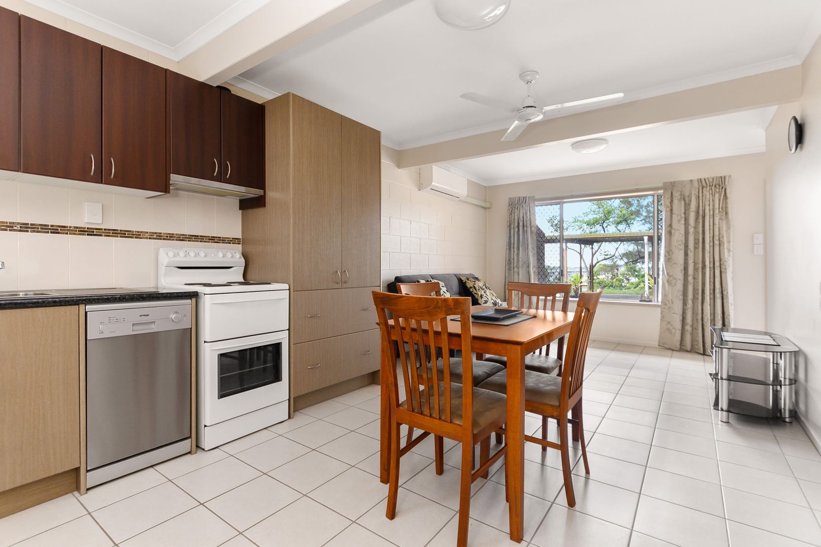 7/51 Harbour Terrace, Gladstone Central QLD 4680, Image 2