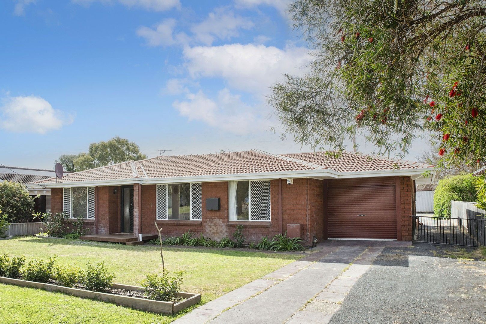 4 bedrooms House in 73 Fairbairn Road BUSSELTON WA, 6280