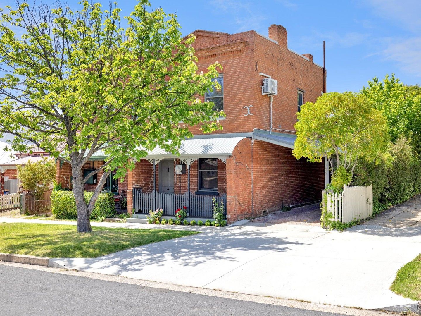 4 bedrooms House in 144 George Street BATHURST NSW, 2795