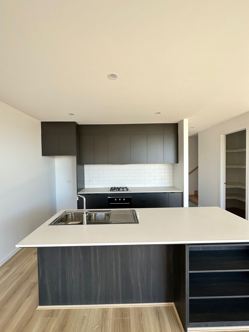 2c Gladman Road, Maddingley VIC 3340 Townhouse For Rent Domain