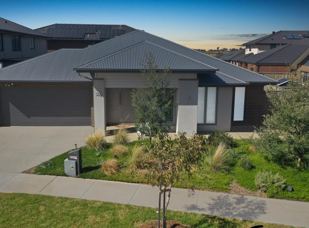 24 Warrigal Drive, Aintree VIC 3336