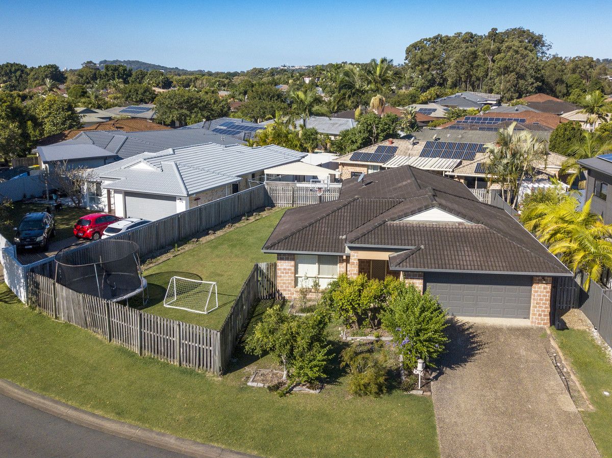 4 bedrooms House in 8 Eugene Drive VARSITY LAKES QLD, 4227