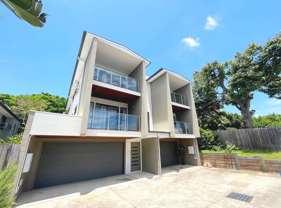 3 bedrooms Villa in 4 Colville Street HIGHGATE HILL QLD, 4101