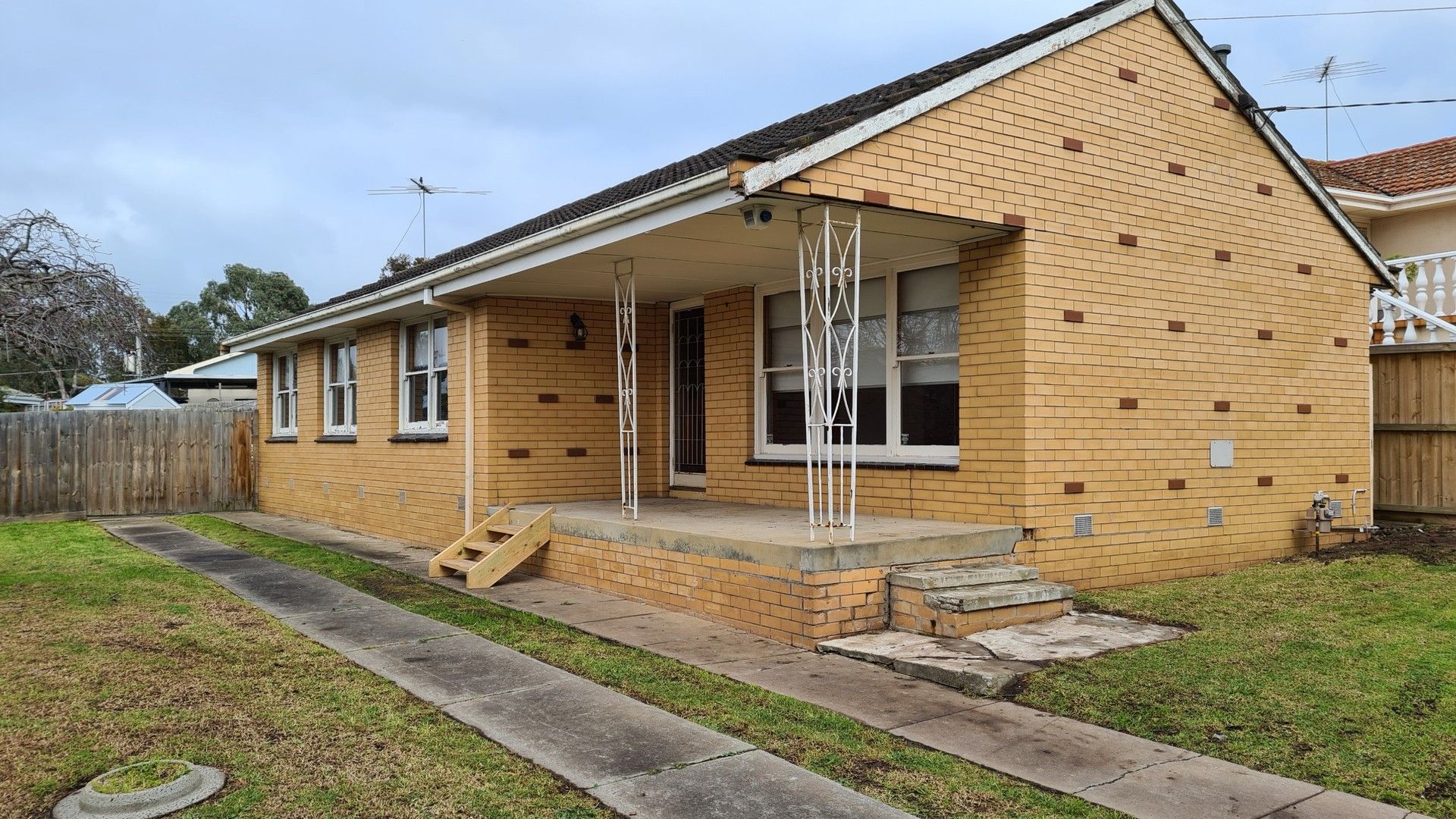 3 bedrooms House in 156 Ballarat Road HAMLYN HEIGHTS VIC, 3215