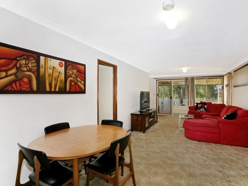 4 Zappia Place, Edensor Park NSW 2176, Image 2