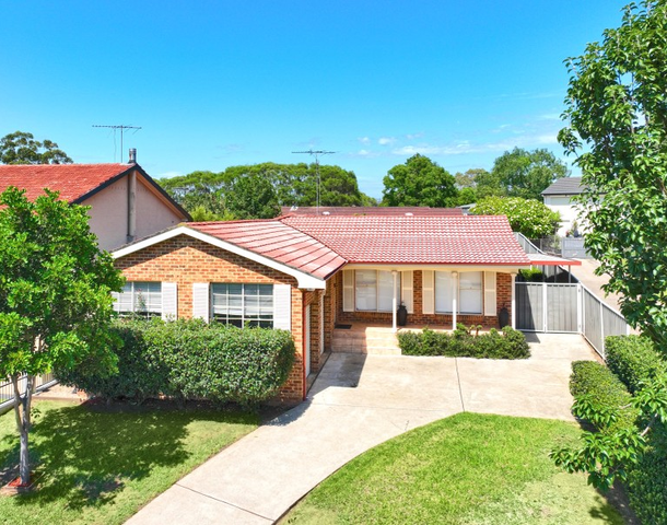 17 Camelot Drive, Cranebrook NSW 2749