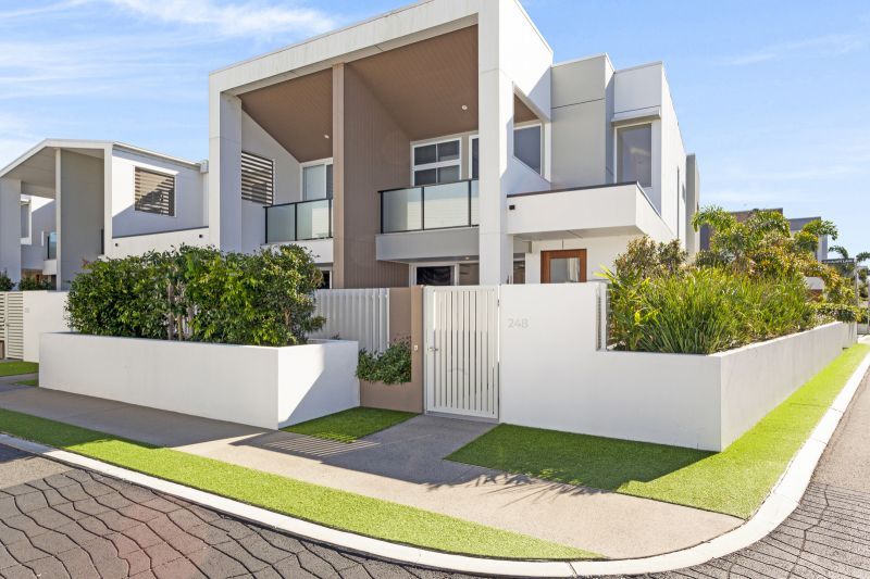3 bedrooms Townhouse in 248/2 Bella Ave ROBINA QLD, 4226