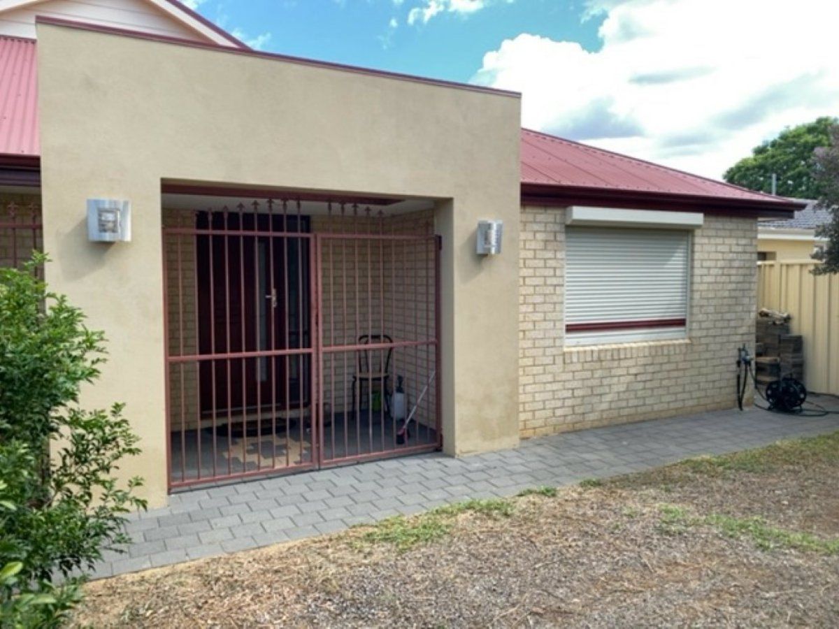 4 bedrooms House in 38 Little John Road ARMADALE WA, 6112
