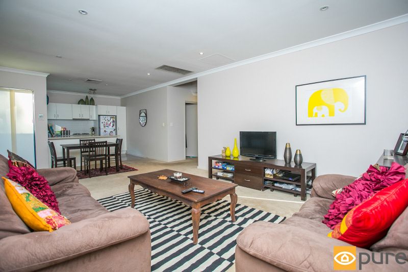 3 bedrooms Townhouse in 9/23 Cox Street MAYLANDS WA, 6051
