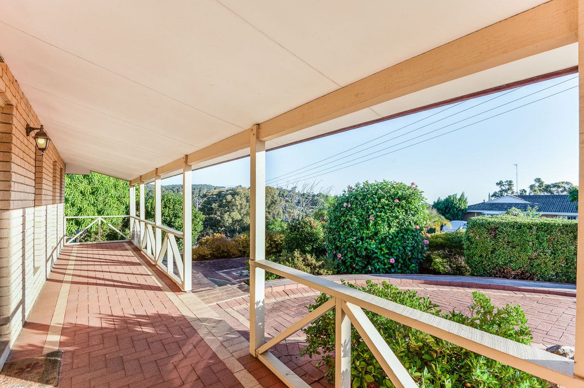 17 Wangoola Terrace, Mount Nasura WA 6112, Image 1