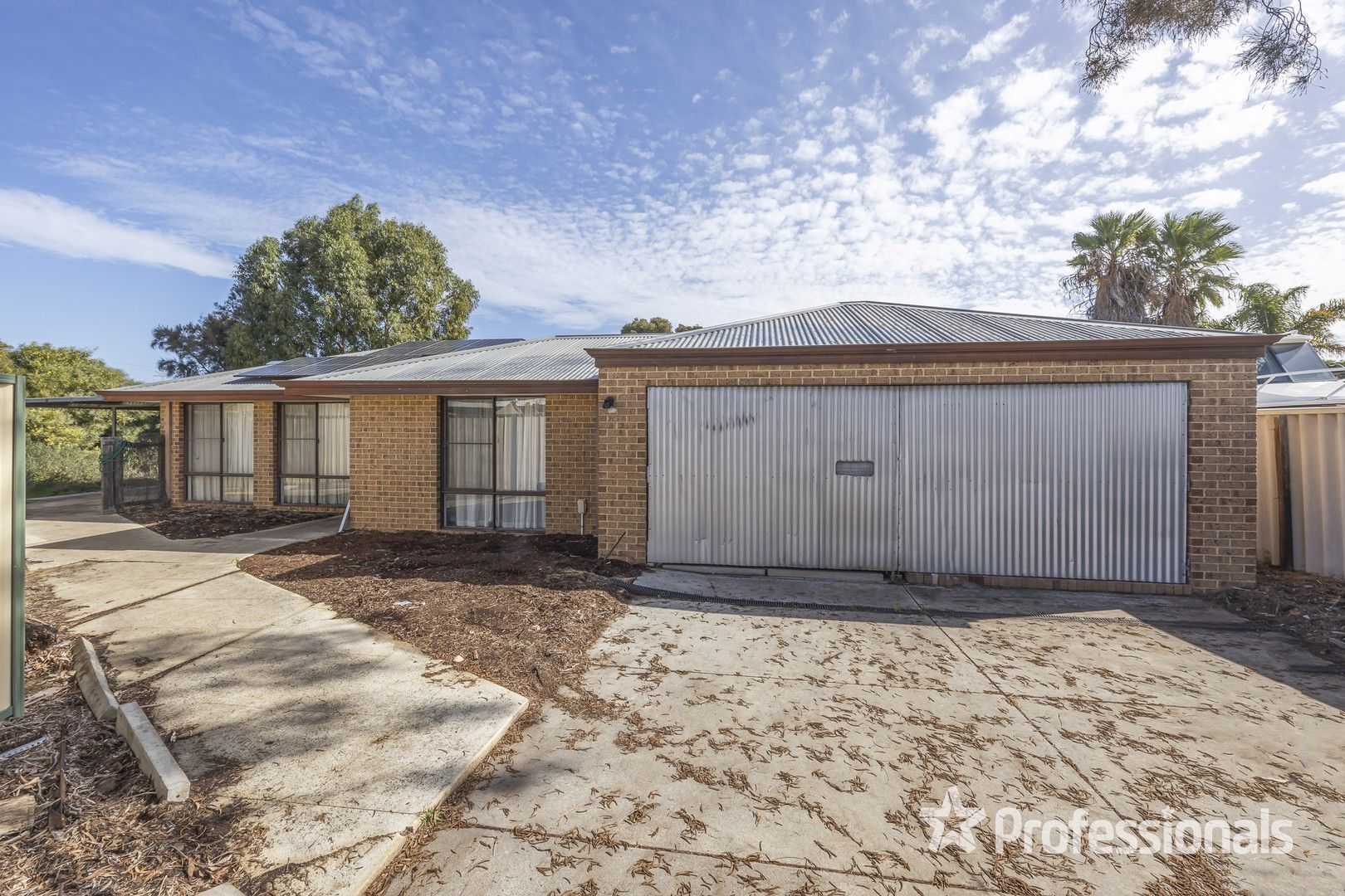 15 Arnhem Court, Ballajura WA 6066, Image 0