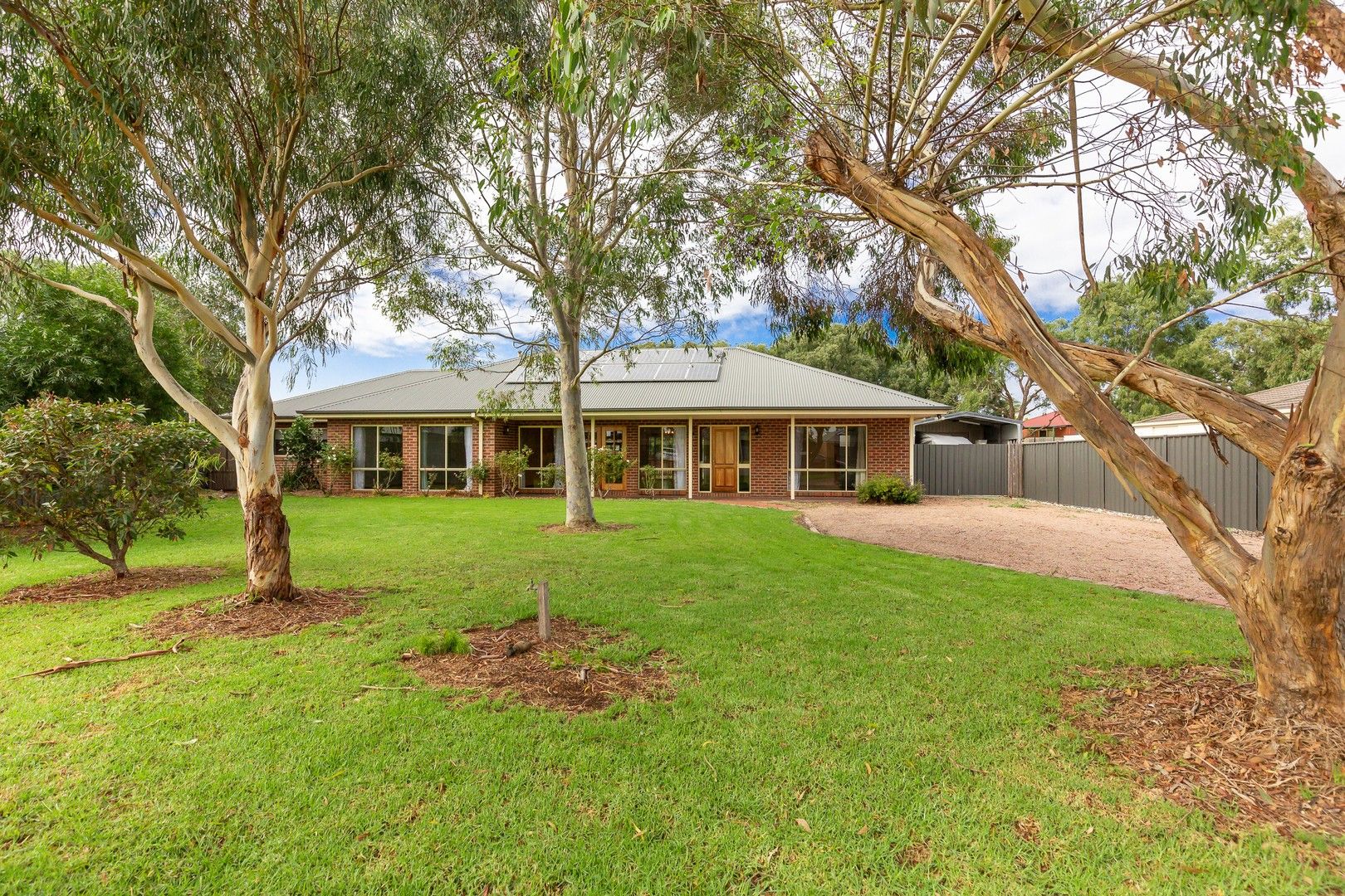 8 JAMES Court, Sale VIC 3850, Image 0