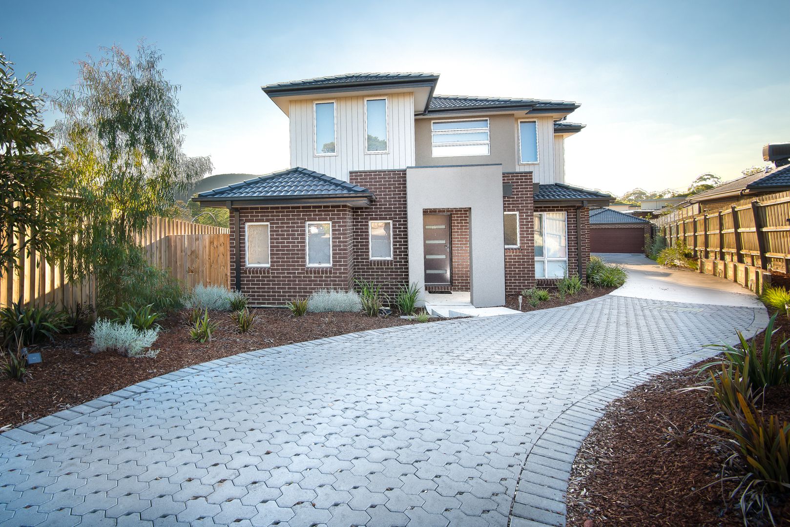 1/1 Callemondah Court, Ferntree Gully VIC 3156 Townhouse For Rent