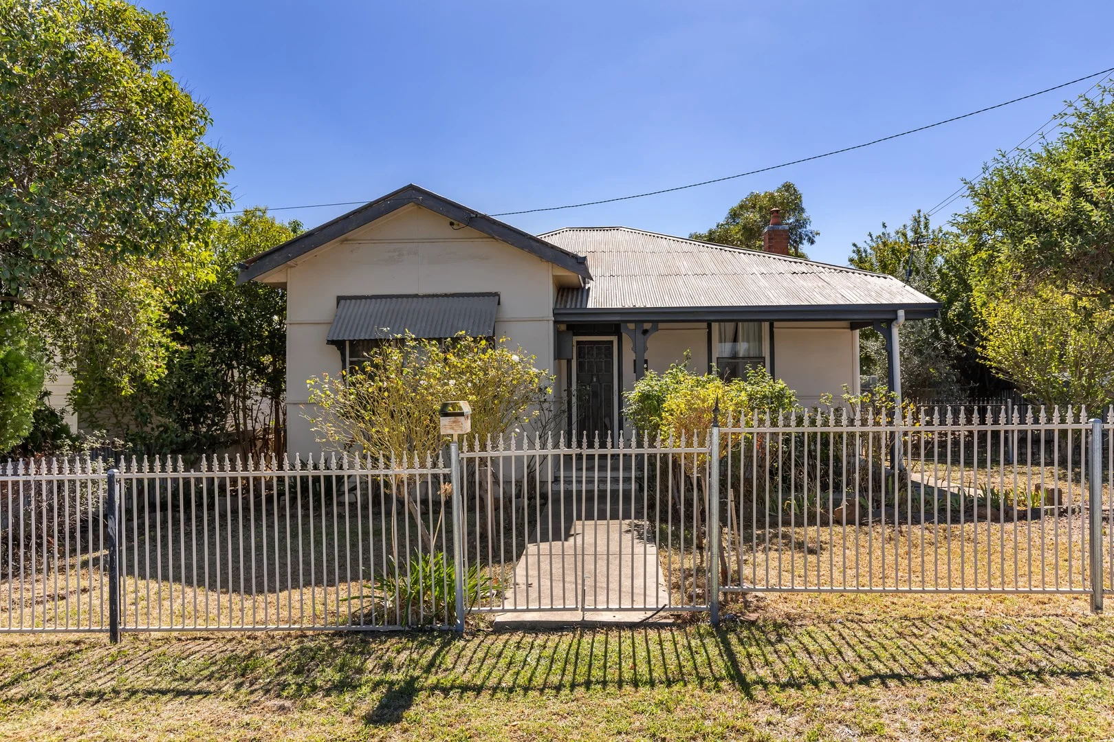 Primary image of 26 Elizabeth Street, Junee NSW 2663