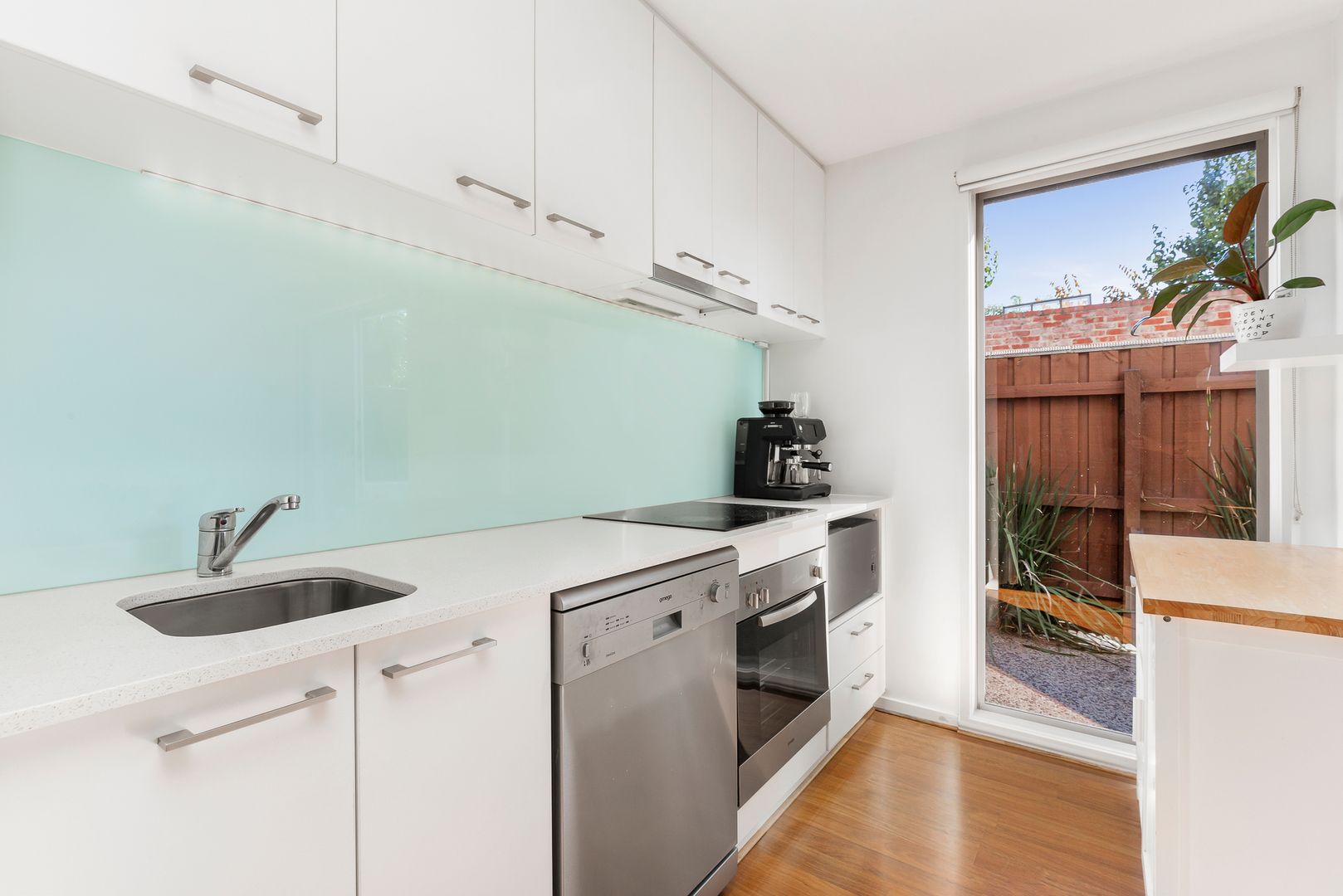 6/4A Lansdowne Road, St Kilda East VIC 3183, Image 2