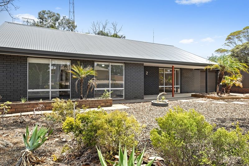 4 bedrooms House in 2 Burns Street WAIKERIE SA, 5330