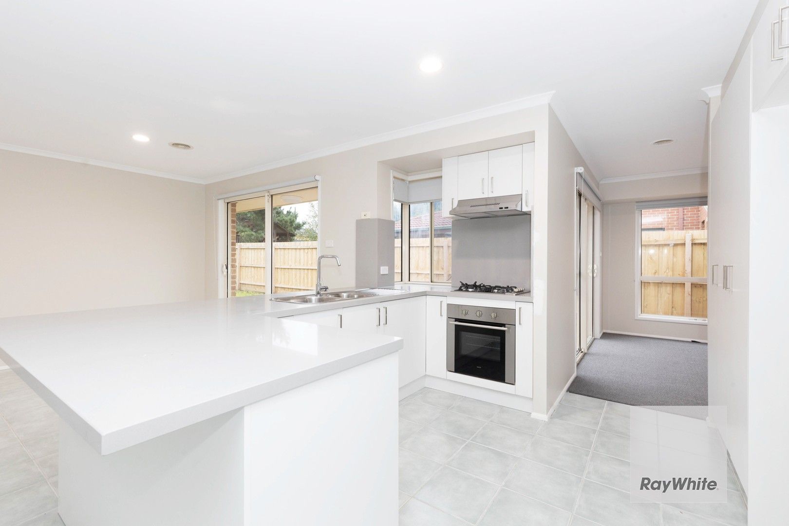 4 bedrooms House in 11 Twyford Close HILLSIDE VIC, 3037