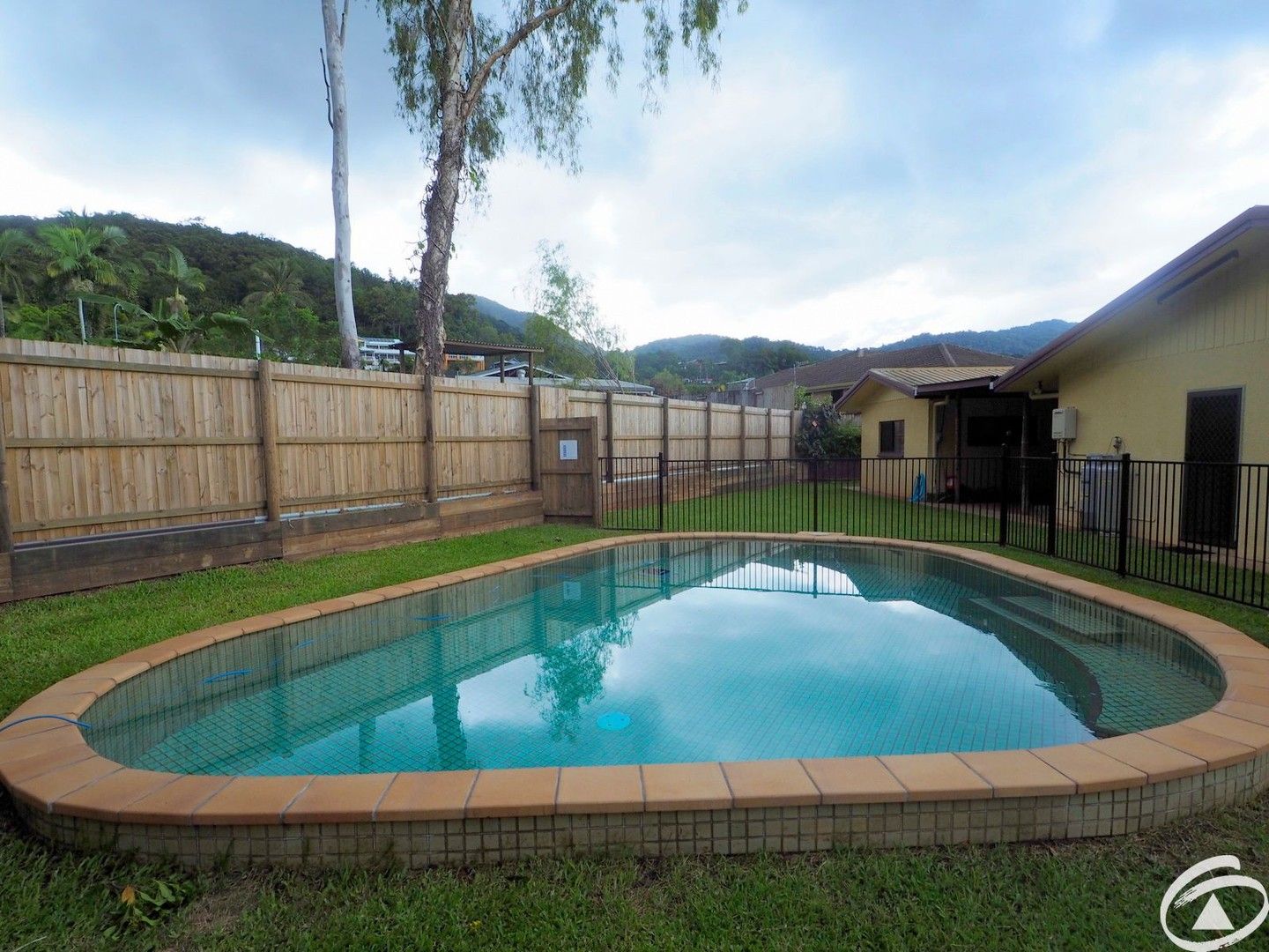 3 bedrooms House in 31 Scenic Street BAYVIEW HEIGHTS QLD, 4868