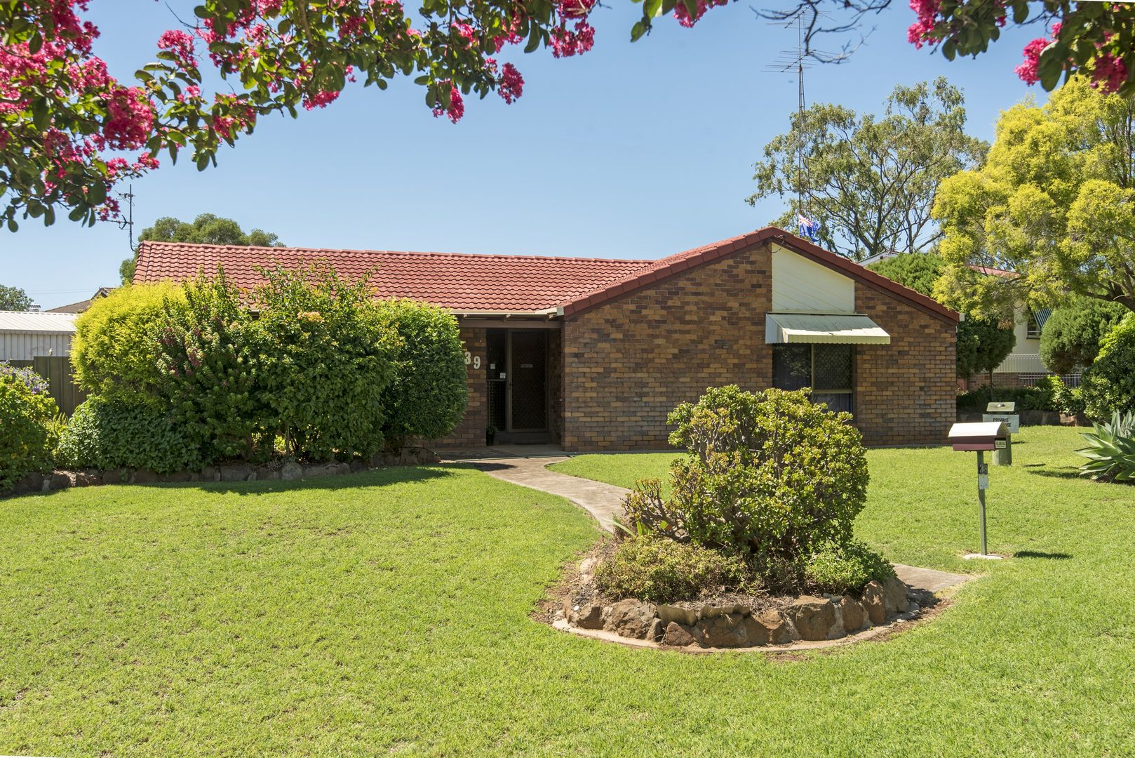 39 Toowoomba Road, Oakey QLD 4401, Image 1