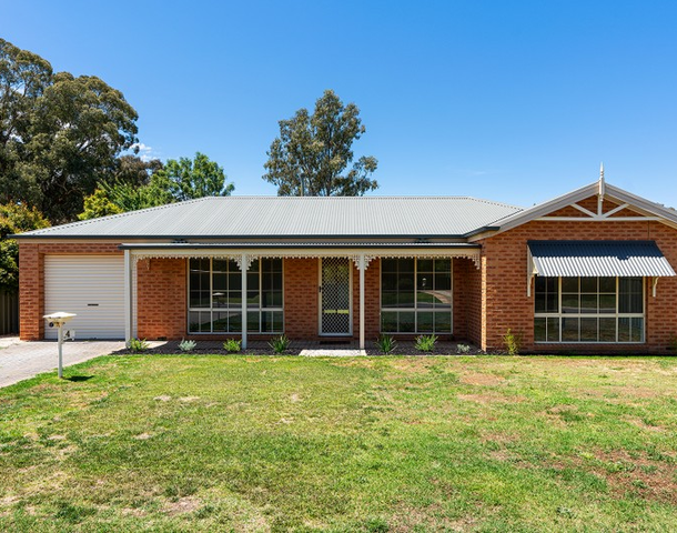 4 Jamison Park Drive, Kangaroo Flat VIC 3555