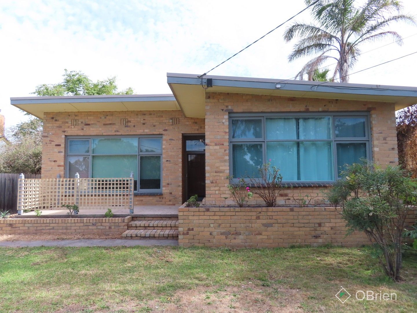 3 bedrooms House in 4 Rosslyn Avenue SEAFORD VIC, 3198