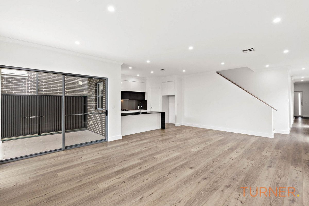 16 Roban Street, West Beach SA 5024, Image 2