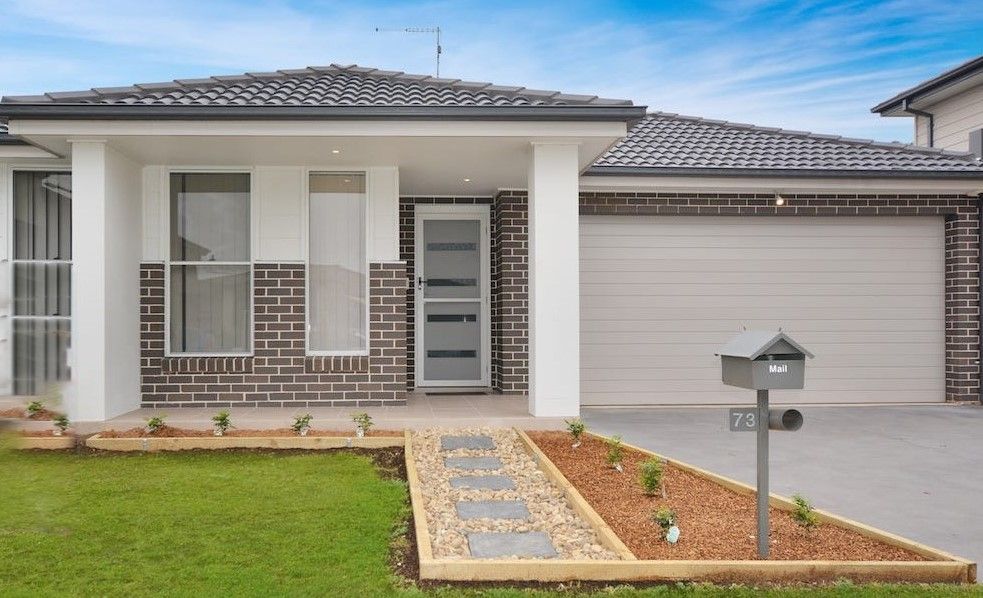 4 bedrooms House in 73 Wiseman Cct ROPES CROSSING NSW, 2760
