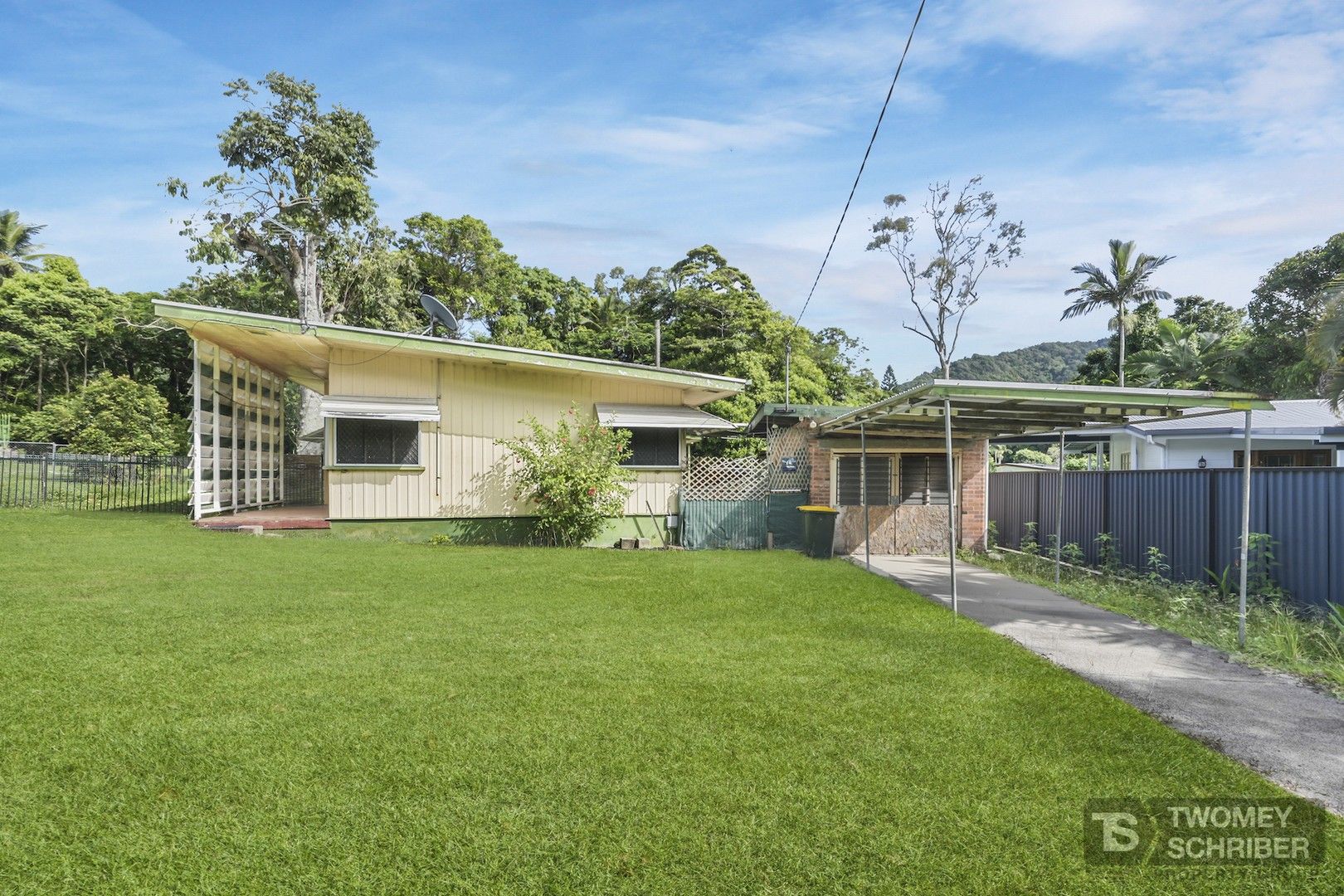 2 bedrooms House in 5 Balzer Close WHITFIELD QLD, 4870