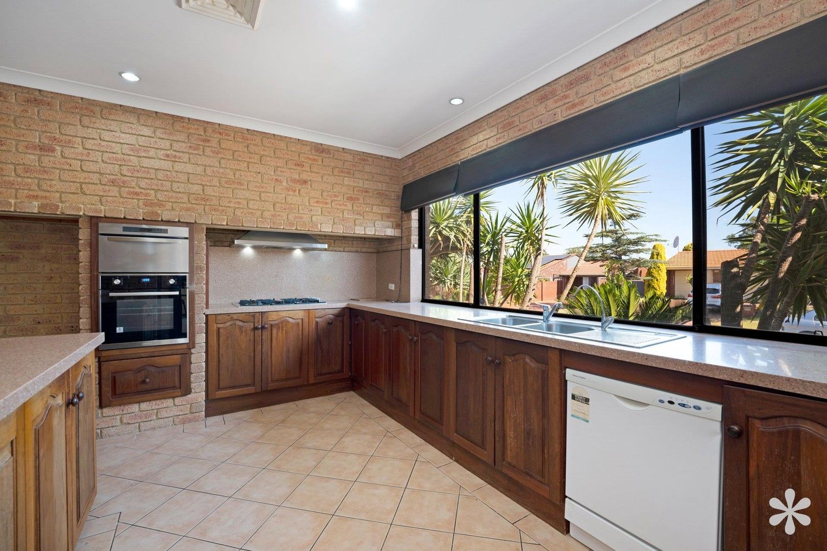 4 Waltham Court, Bateman WA 6150