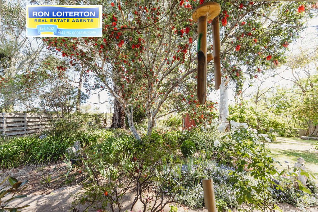 3 bedrooms House in 8 Young St WALLENDBEEN NSW, 2588