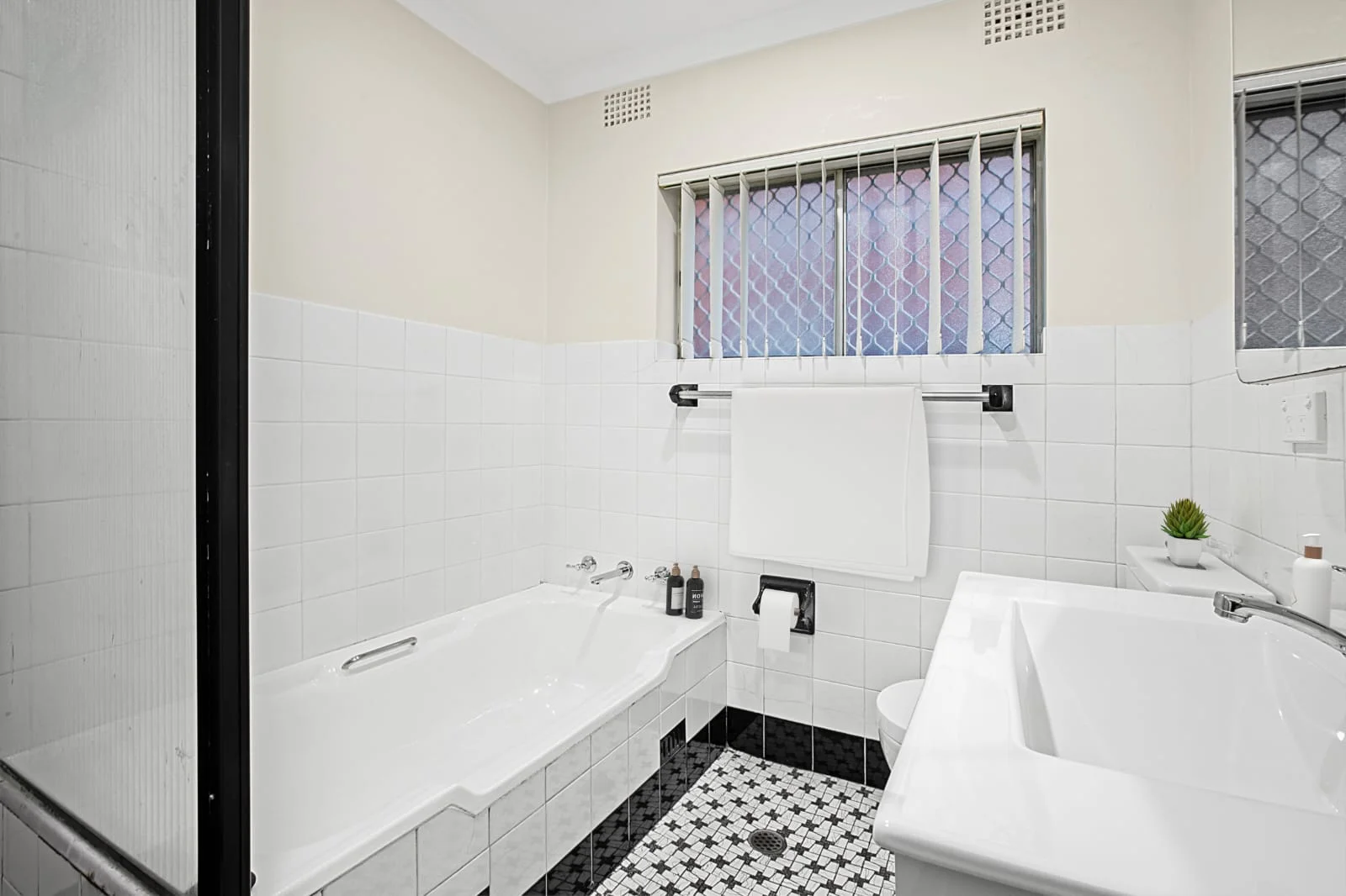 Additional image 6 of 5/100 Leylands Parade, Belmore NSW 2192