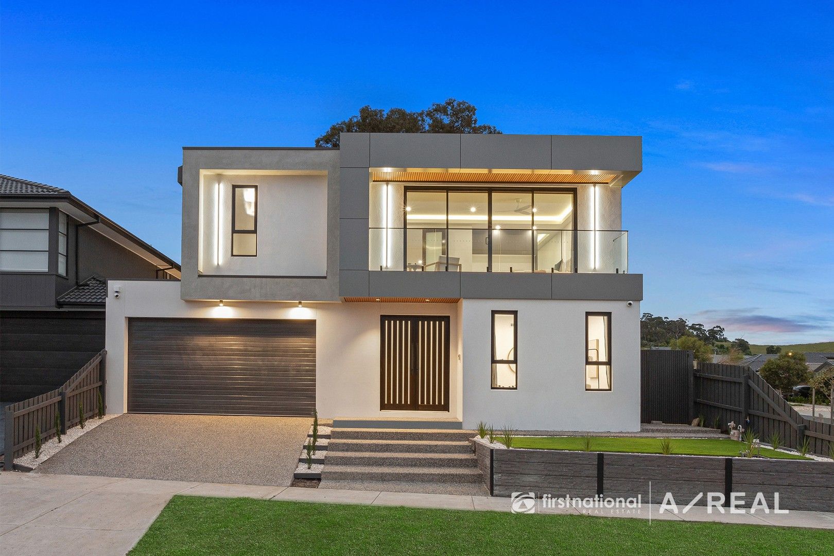 4 bedrooms House in 265 The Lakes Boulevard SOUTH MORANG VIC, 3752