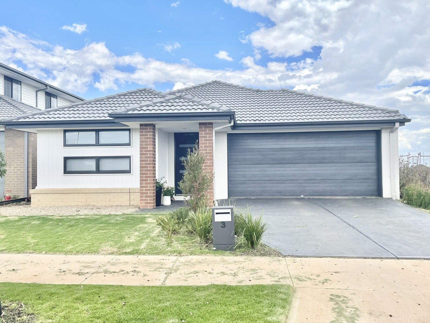 4 bedrooms House in 3 Traverse Way FRASER RISE VIC, 3336