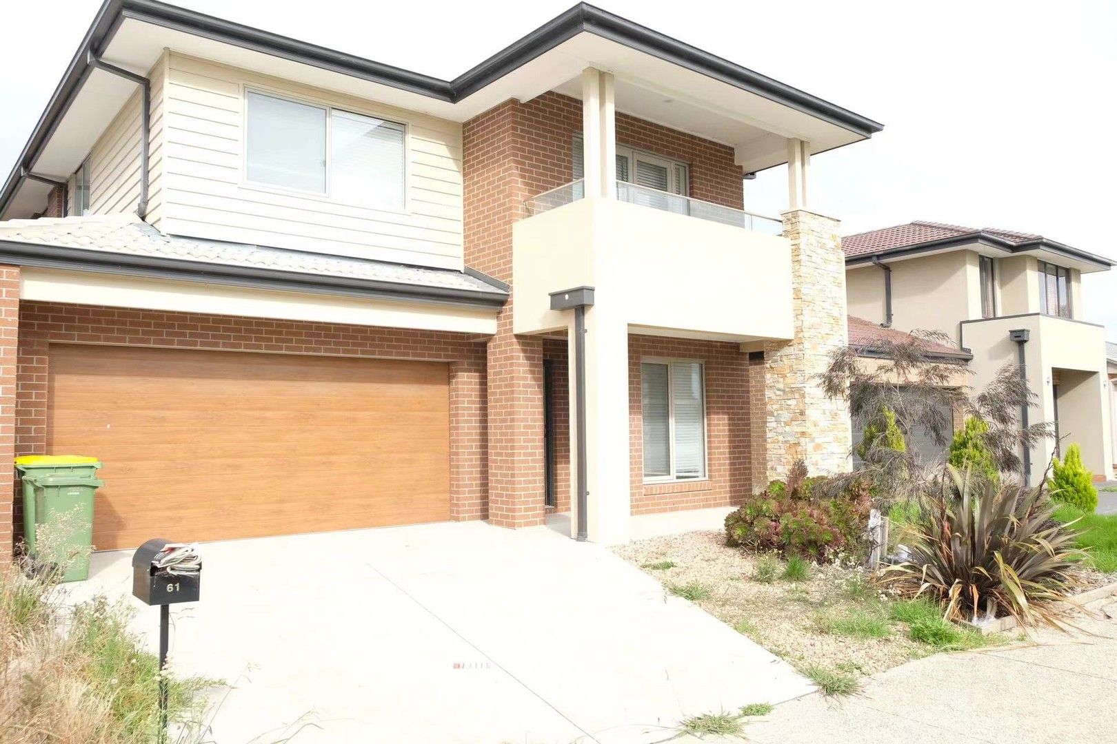 4 bedrooms House in 61 Caversham Dr PAKENHAM VIC, 3810
