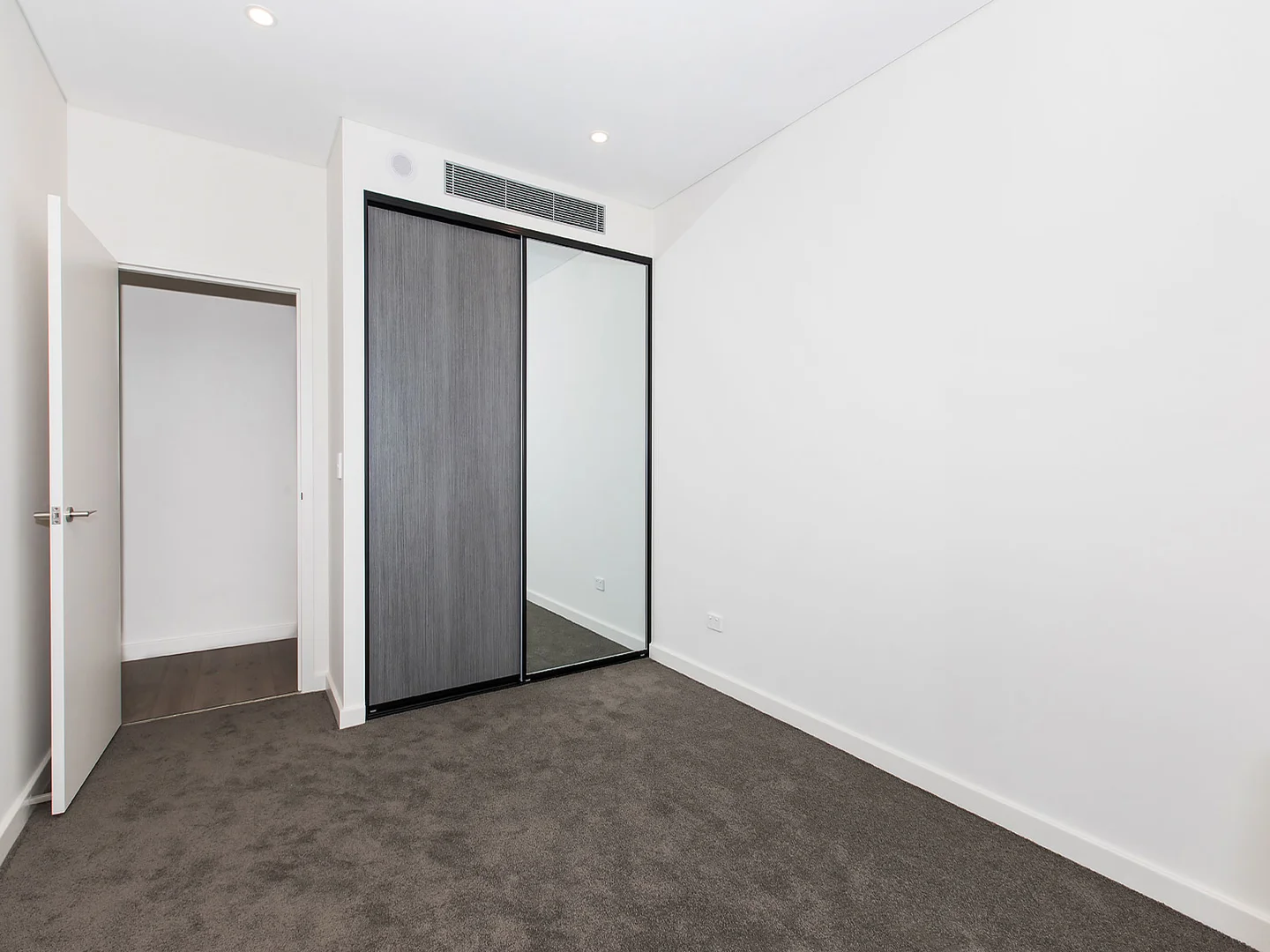 Additional image 6 of 702/17 Garrigarrang Avenue, Kogarah NSW 2217