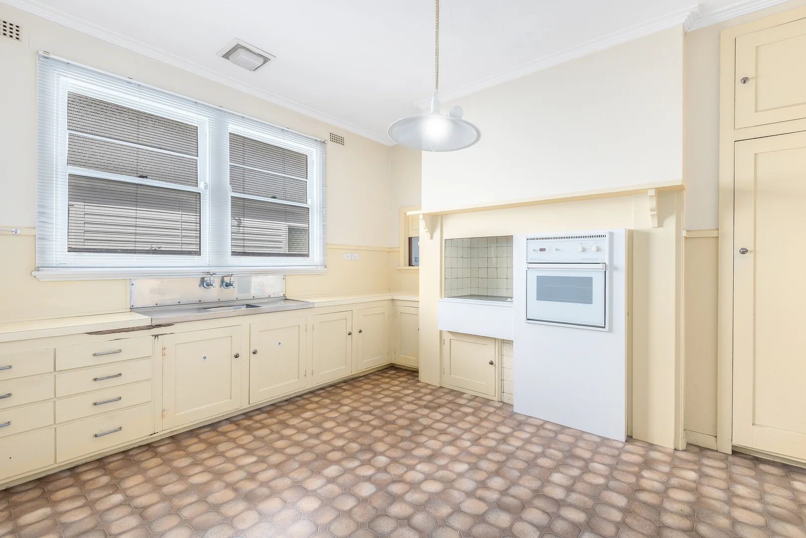 Additional image 3 of 1 Garlick Avenue, Newtown VIC 3220