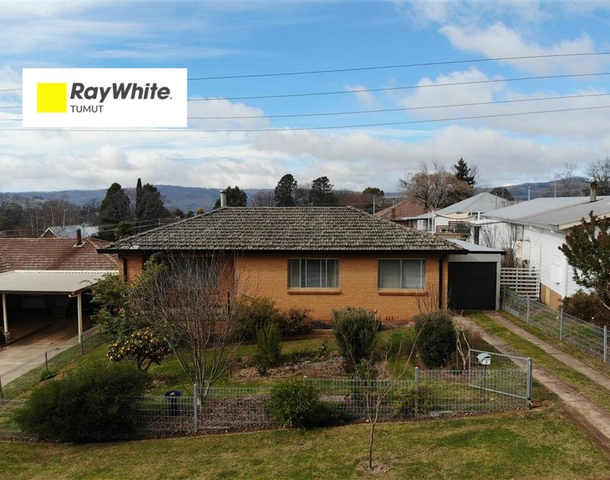 4 Crofton Avenue, Batlow NSW 2730