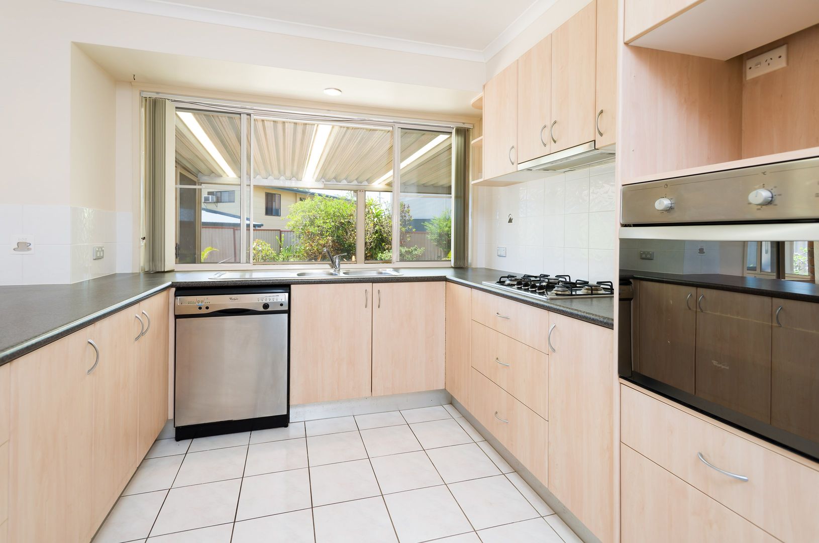 3 Moira Court, Paradise Point QLD 4216, Image 2